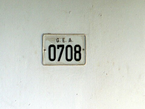 Olha a placa de patrimnio fixada na parede do hotel, GEA  Governo do Estado do Amap